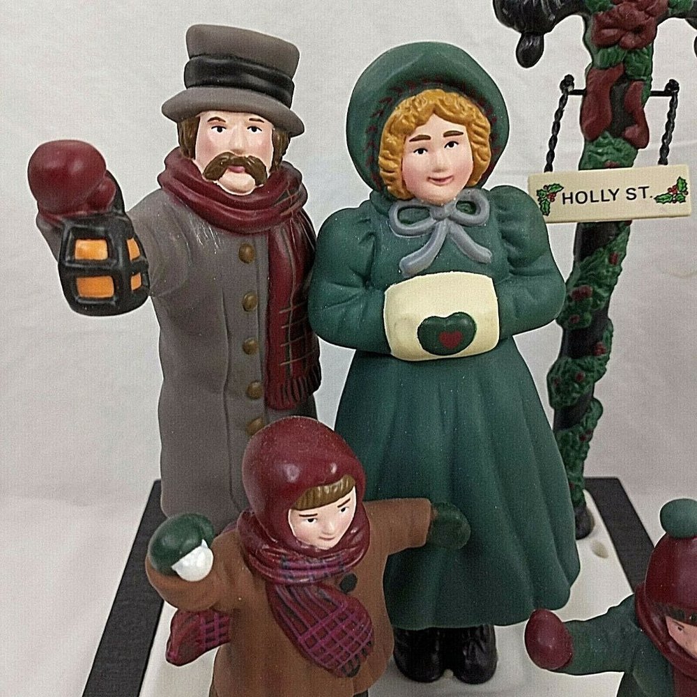 Vintage Christmas Lighted Carolers Musical Holiday Scene Figure 11" - Picture 5 of 9